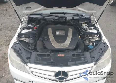 2010 Mercedes-Benz C 300 Luxury 4Matic/Sport 4Matic z USA, uszkodzony, nr VIN WDDGF8BB3AR102499